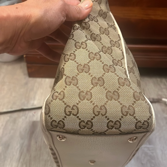 Authentic pre loved Gucci tote Bag - Picture 6 of 13